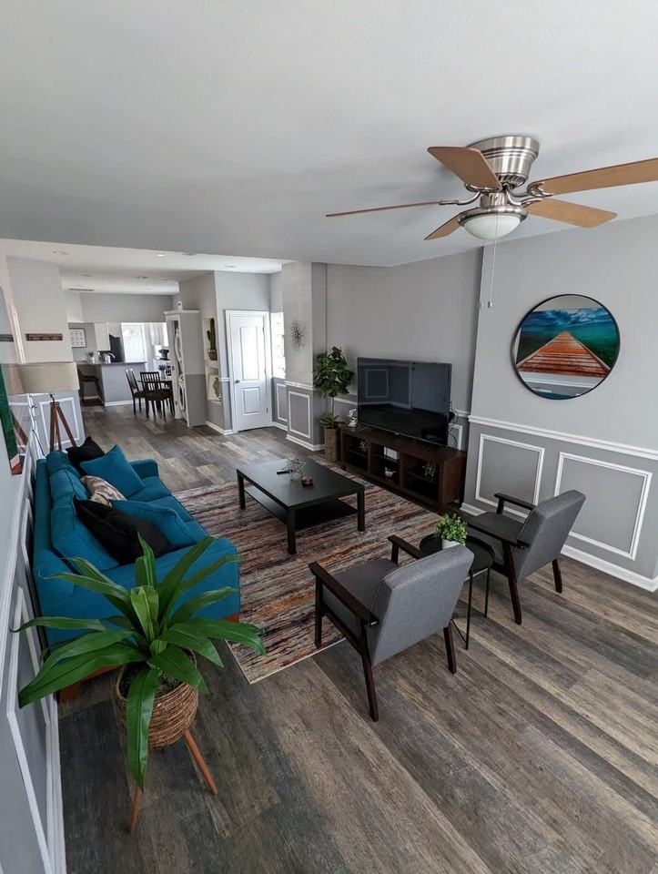 2002 W Cermak Rd #1438532P - Photo 3 of 23