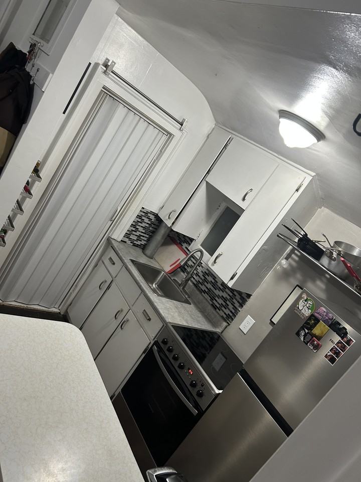 Geneva St & Welland Ave #3 - Photo 7 of 9