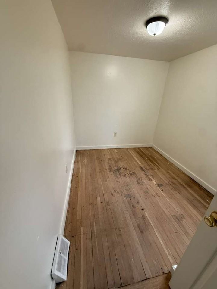 2314 Broadway Avenue #2 - Photo 4 of 6