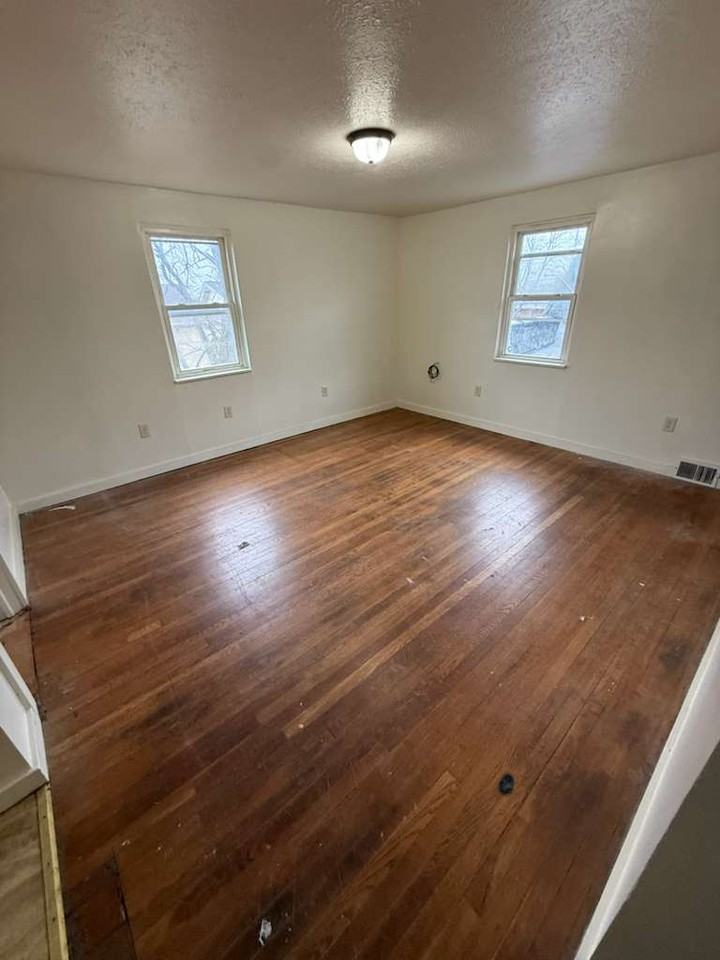 2314 Broadway Avenue #2 - Photo 3 of 6