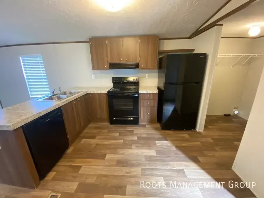 105 Becky Dr #105 - Photo 3 of 24