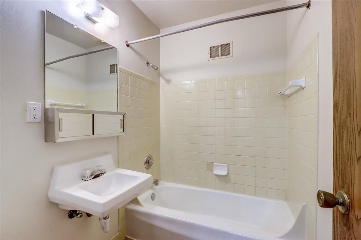 Mckinley Gardens - Photo 6 of 20