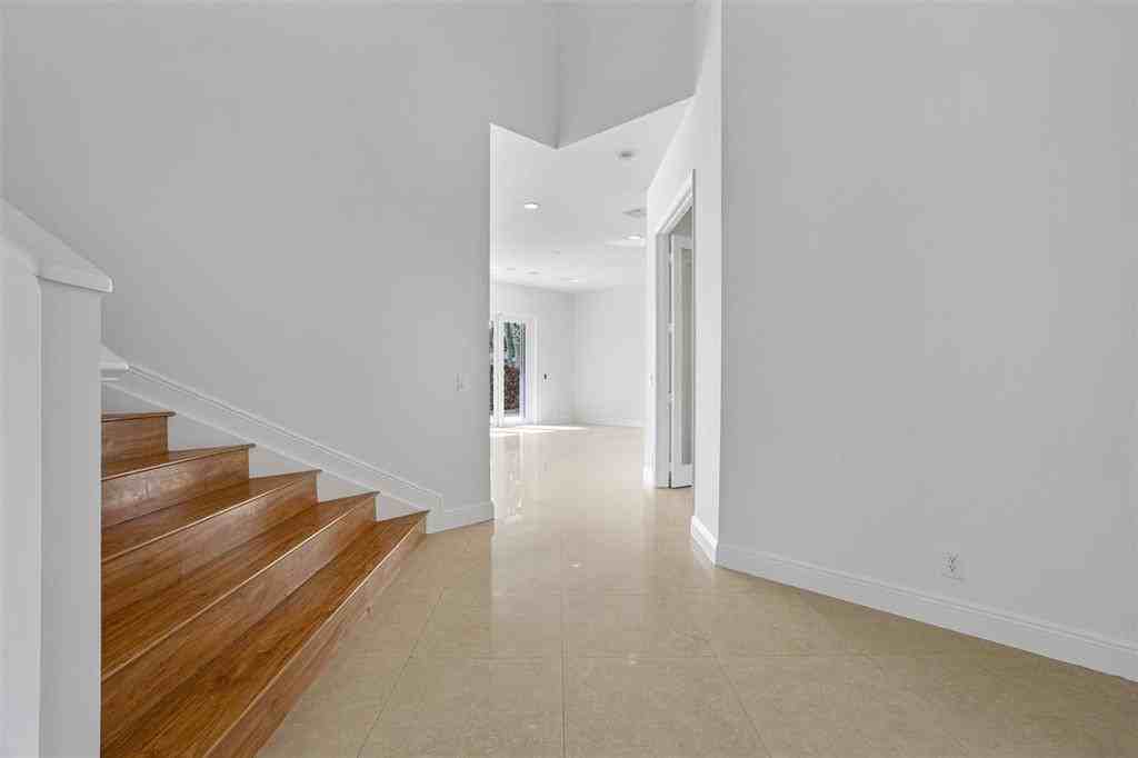 926 Marina Drive - Photo 7 of 9