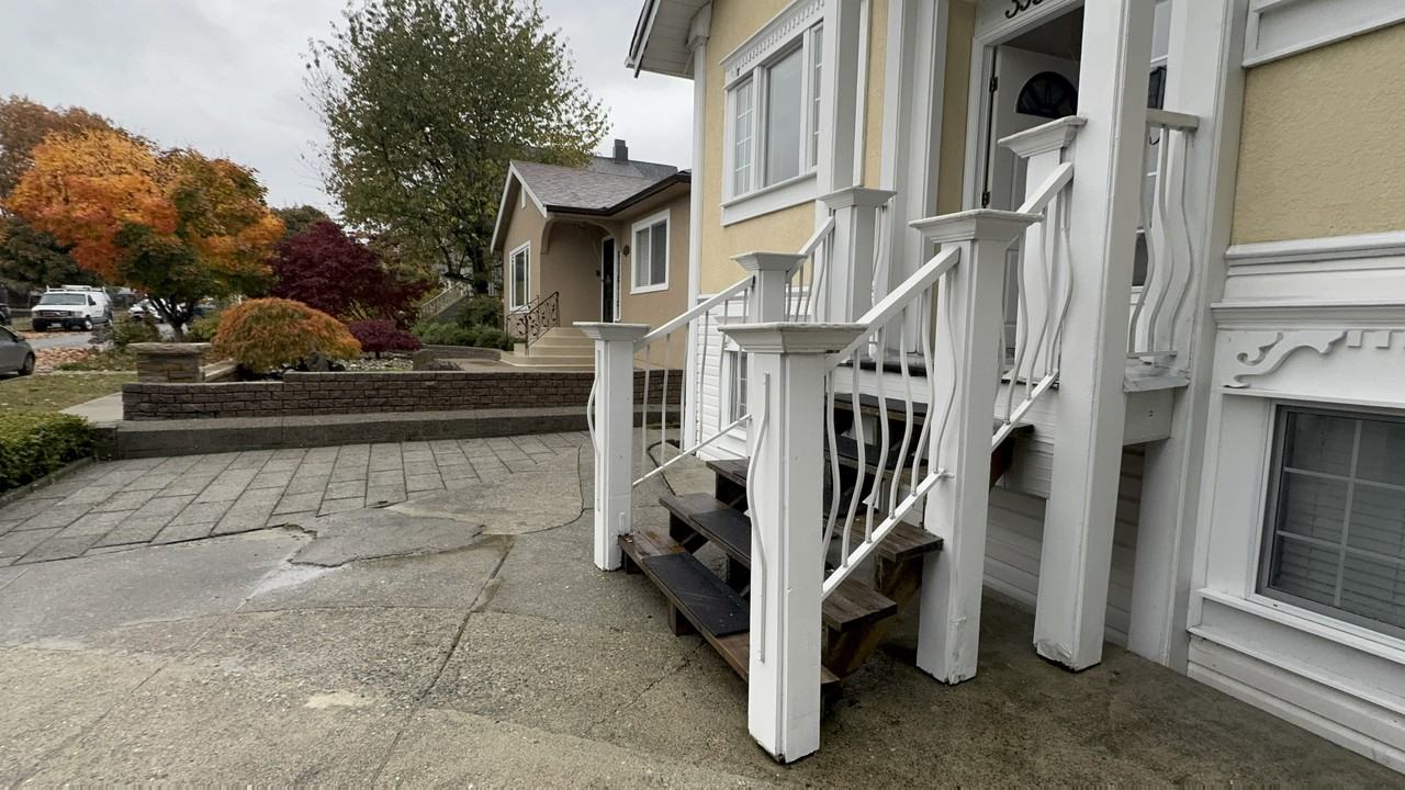 3955 Pandora Street - Photo 6 of 80