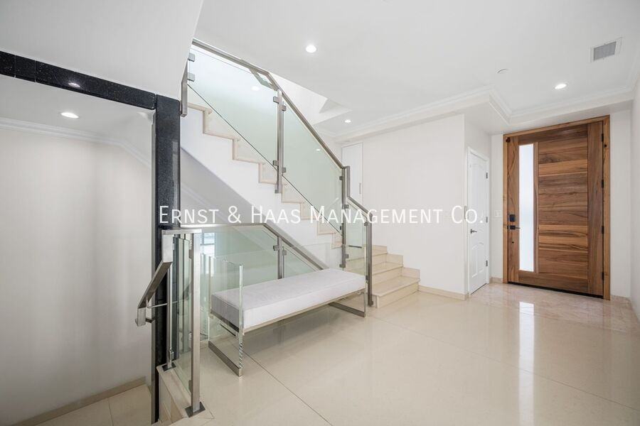 1724 Bluff Pl - Photo 3 of 50