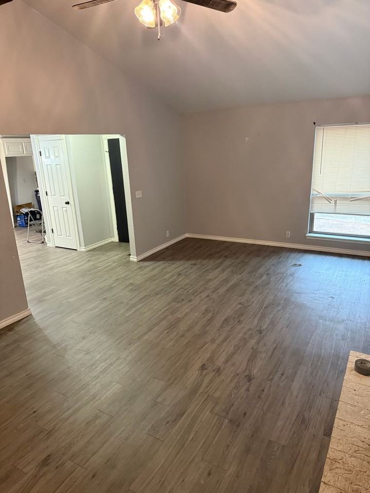 1321 Summerton Pl - Photo 7 of 27