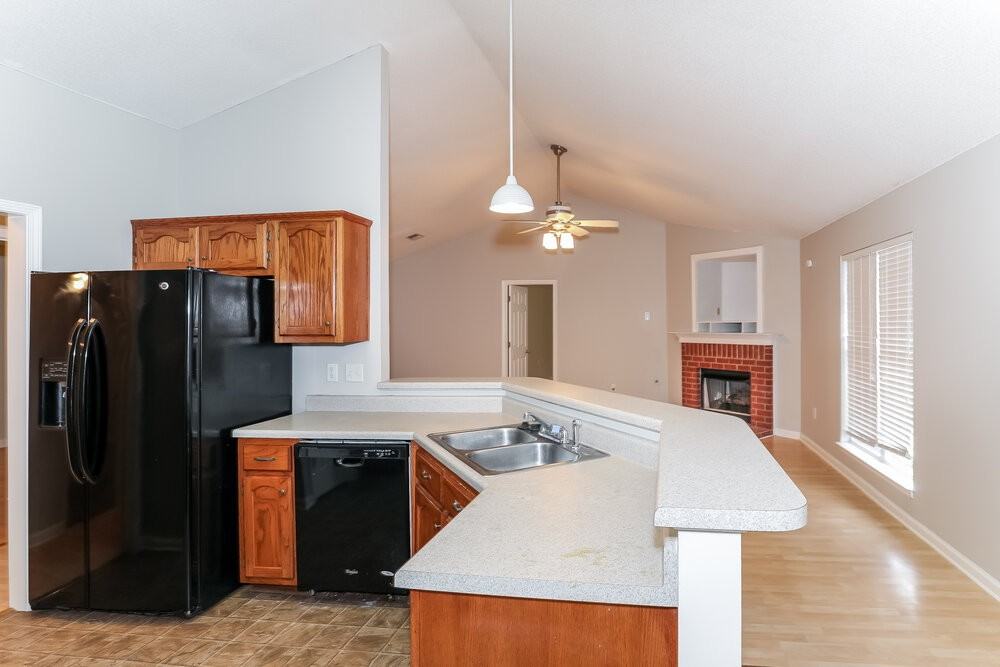 7875 Sarah Ann Dr S - Photo 6 of 13