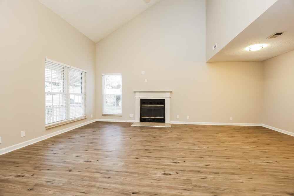 1533 Market Sq - Photo 5 of 17