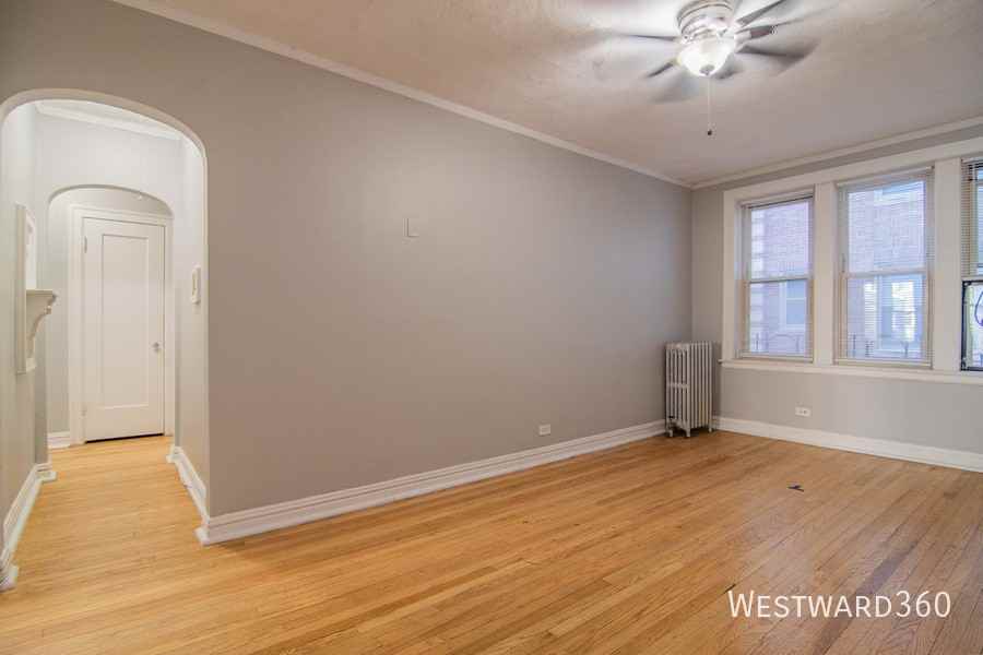1626 W Sherwin Ave #2S - Photo 2 of 28