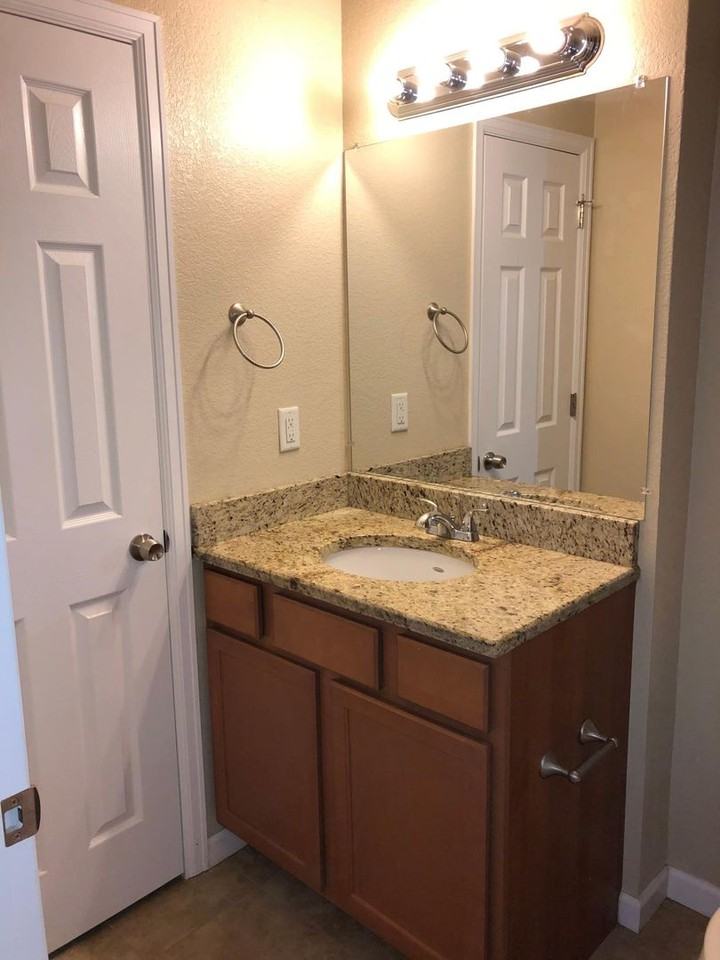 695 Manhattan Dr - Photo 7 of 15