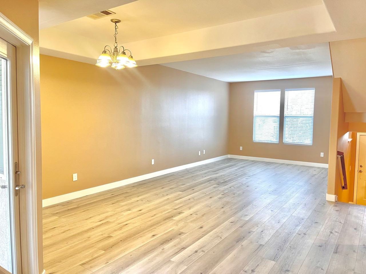 1568 Ledgestone Ln - Photo 4 of 22