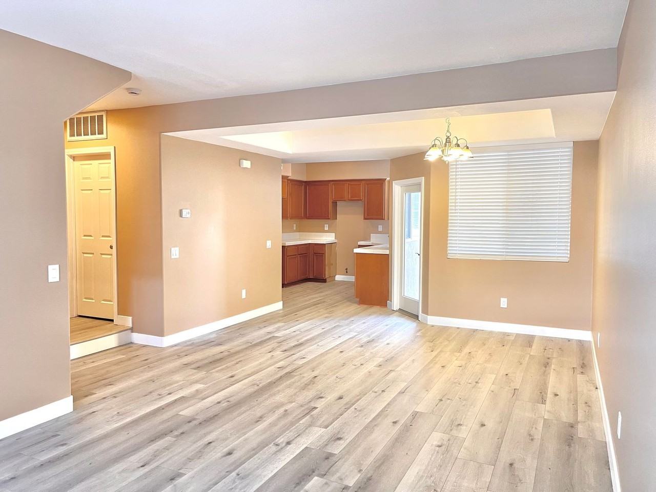 1568 Ledgestone Ln - Photo 6 of 22