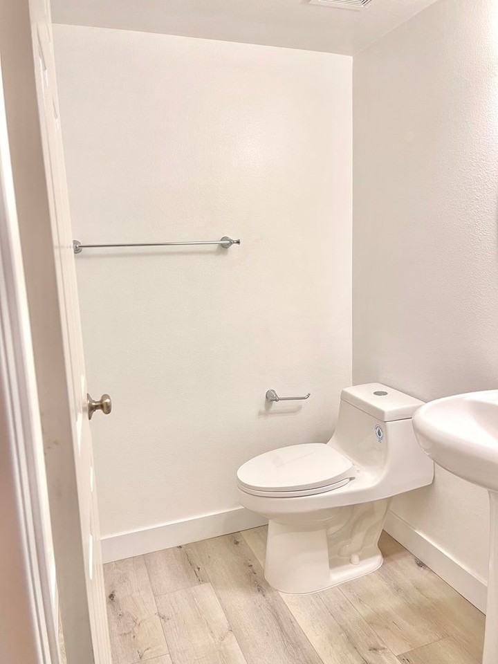 1568 Ledgestone Ln - Photo 7 of 22