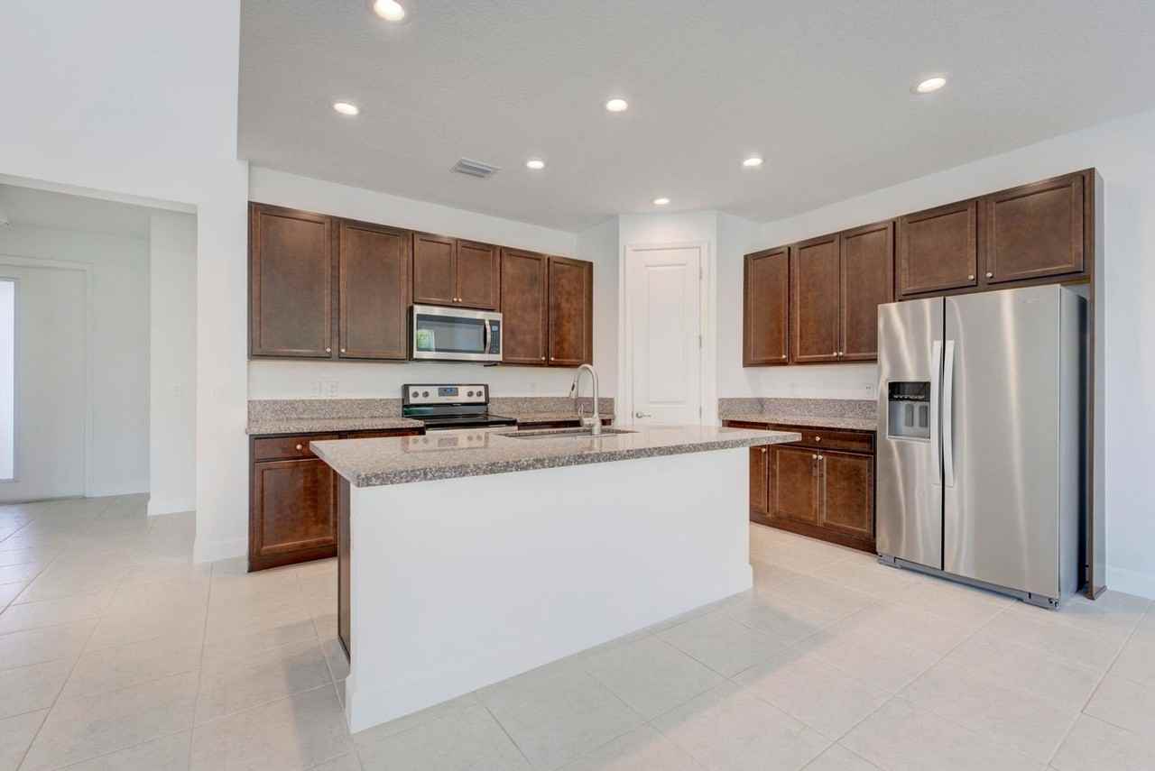 9075 Kingsmoor Way - Photo 2 of 50