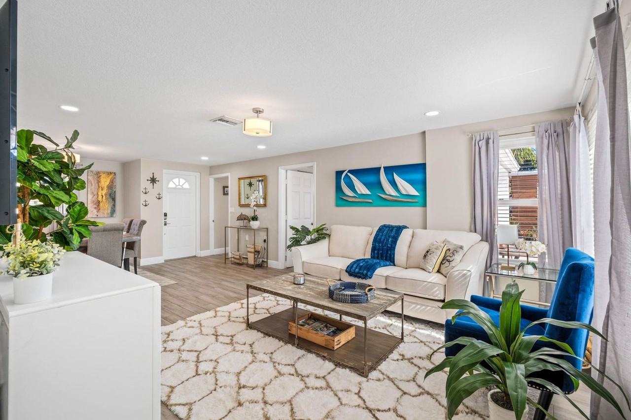 214 Seacrest Ln - Photo 7 of 32