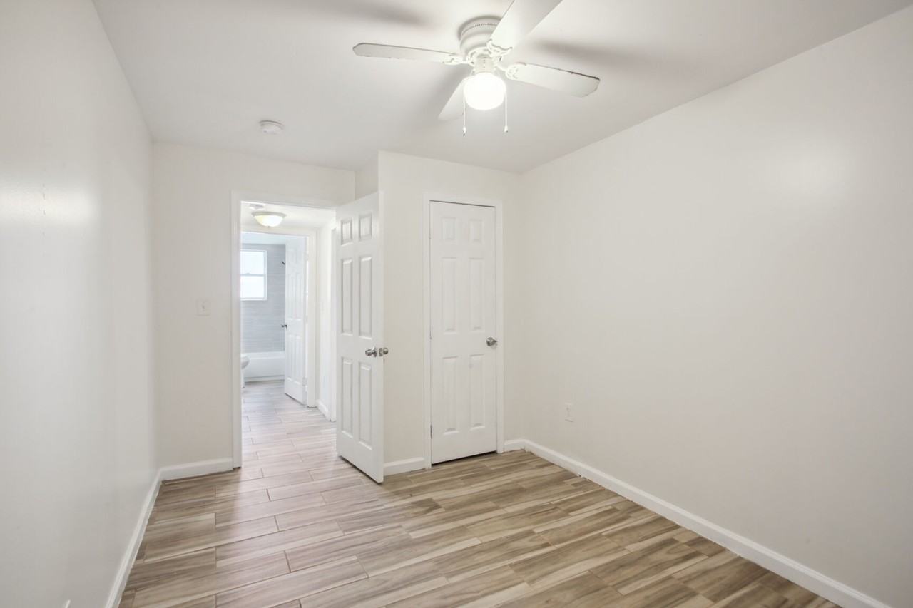 615 Oliver St Nw #06 - Photo 7 of 12