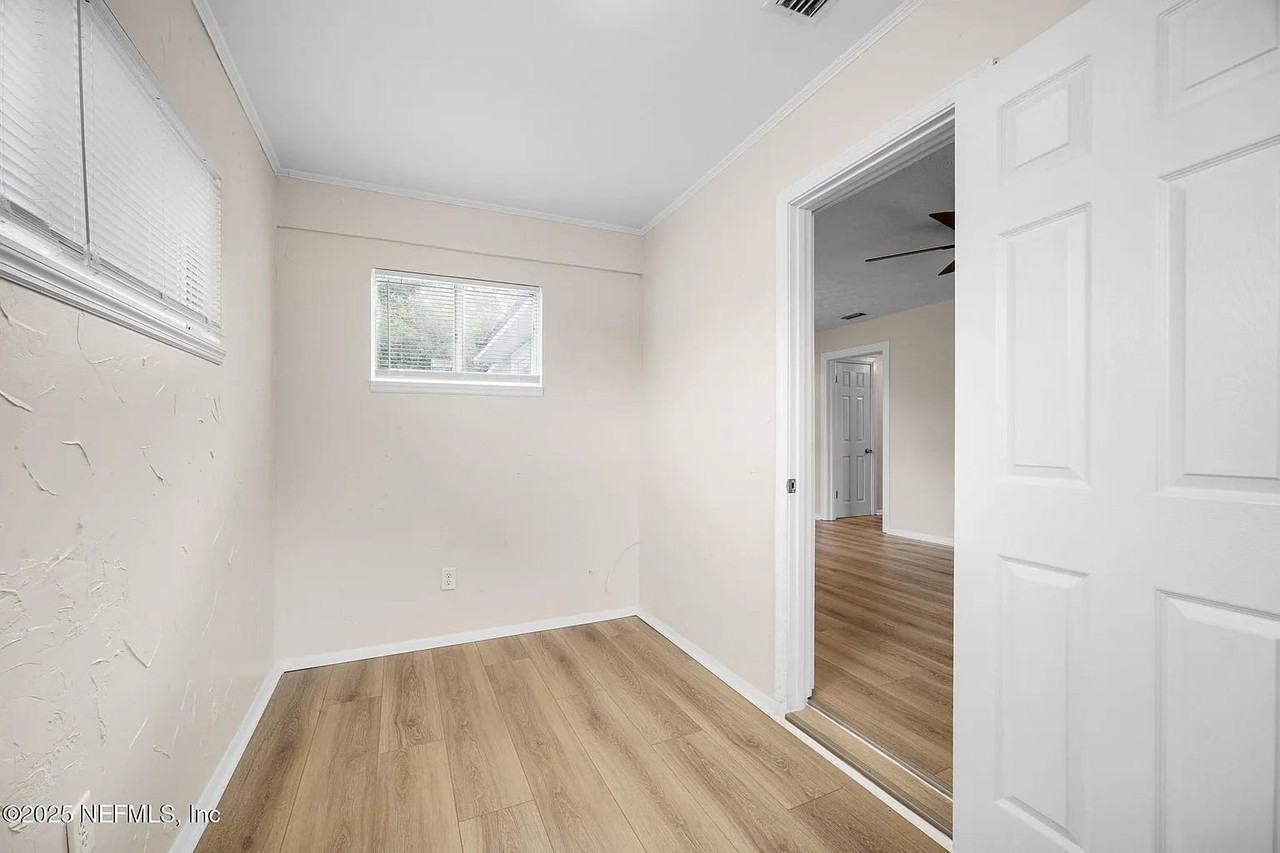 1307 Hamilton St - Photo 5 of 24