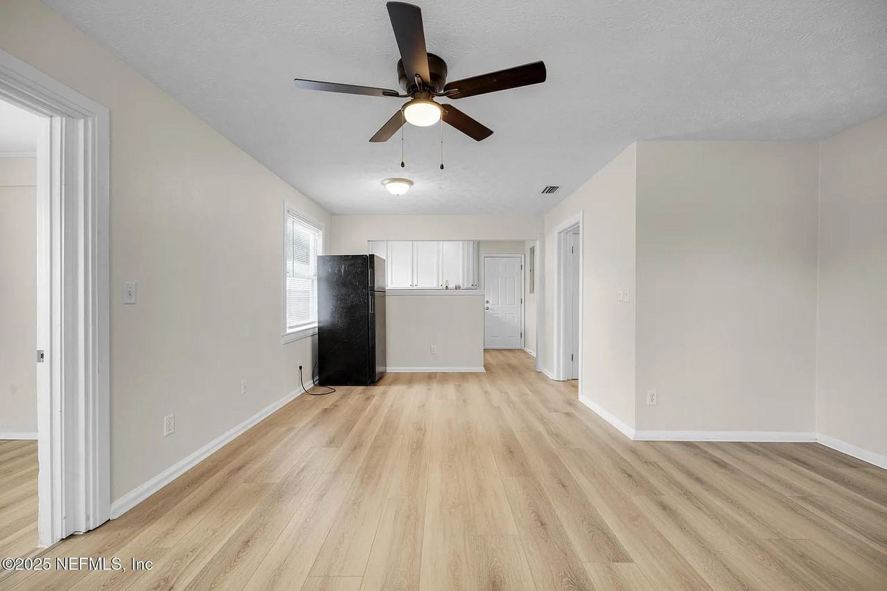 1307 Hamilton St - Photo 6 of 24