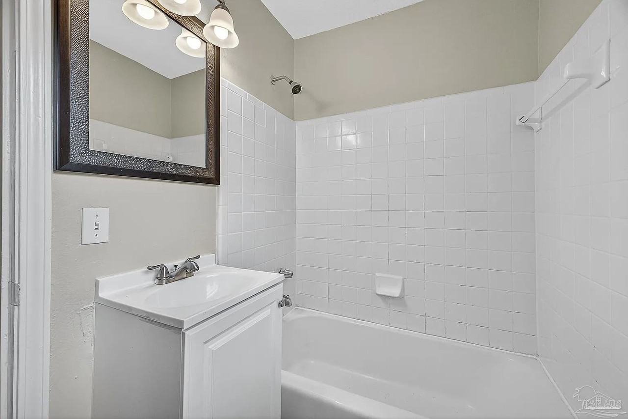 320 Chaseville St - Photo 2 of 24