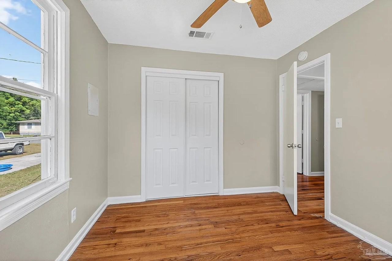 320 Chaseville St - Photo 6 of 24