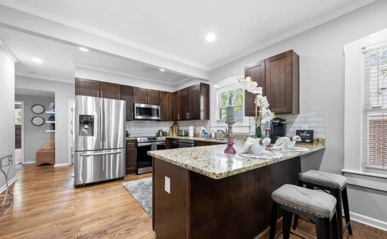 930 White St Sw - Photo 3 of 5