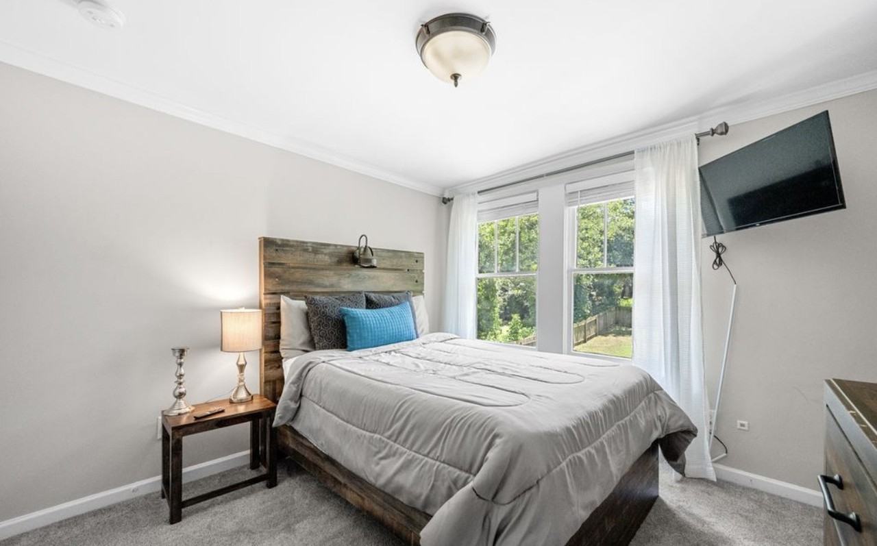 930 White St Sw - Photo 4 of 5