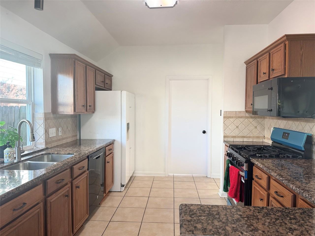 3626 Stratford Town Ln #3626 - Photo 2 of 29