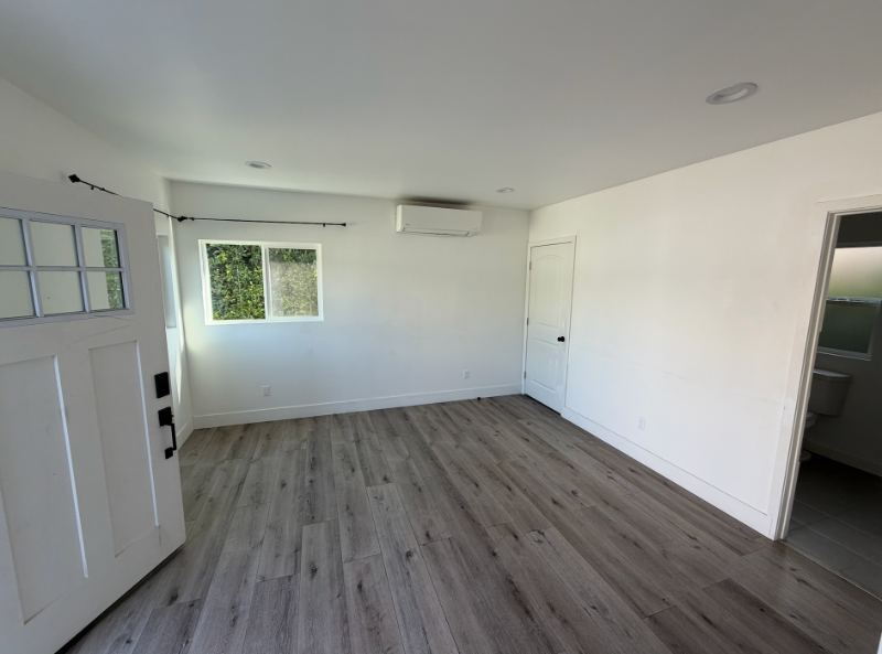 316 W 54th St - Photo 6 of 13