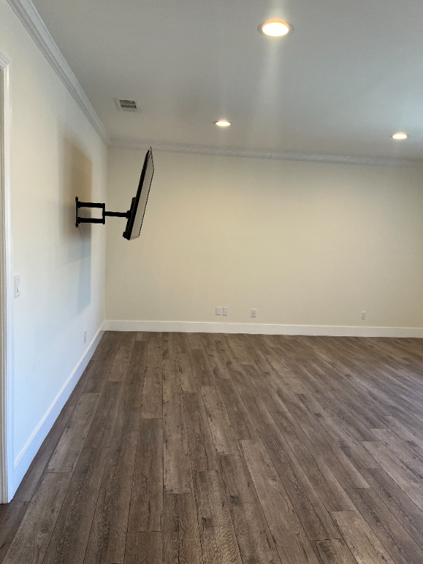 6718 Simpson Ave - Photo 4 of 19