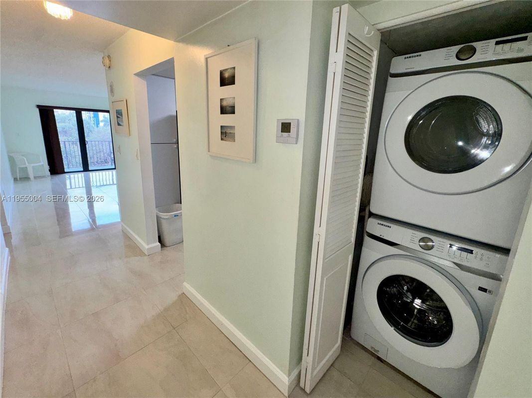 1201 S Ocean Dr - Photo 3 of 3