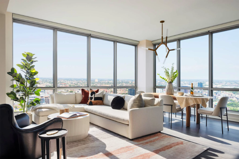 122 N Green St - Photo 2 of 15