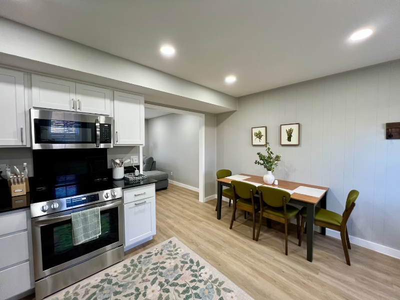 406 Nw D St #A - Photo 4 of 18