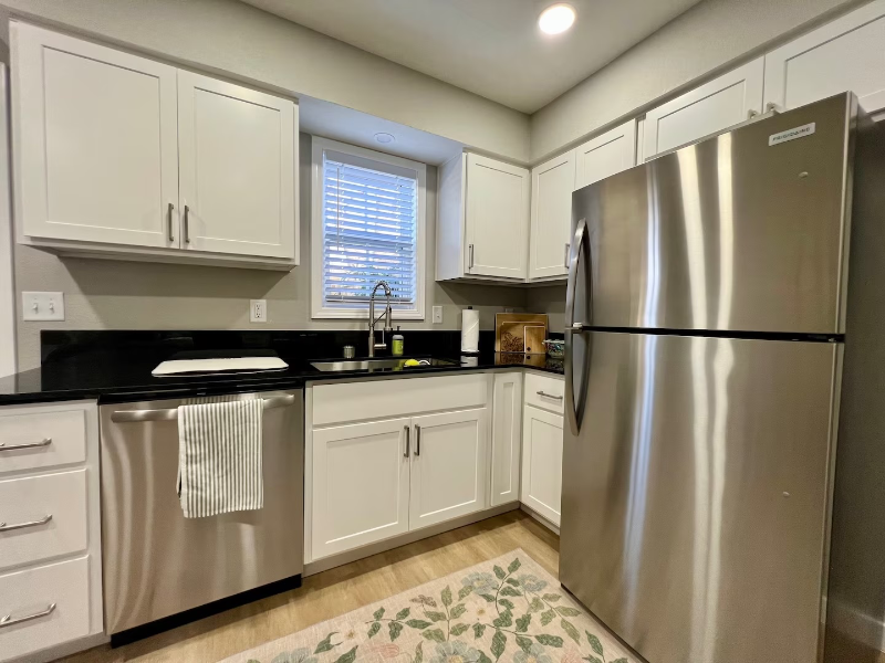 406 Nw D St #A - Photo 5 of 18