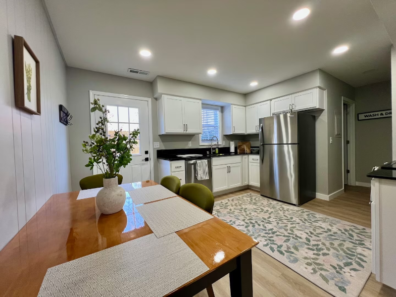 406 Nw D St #A - Photo 6 of 18