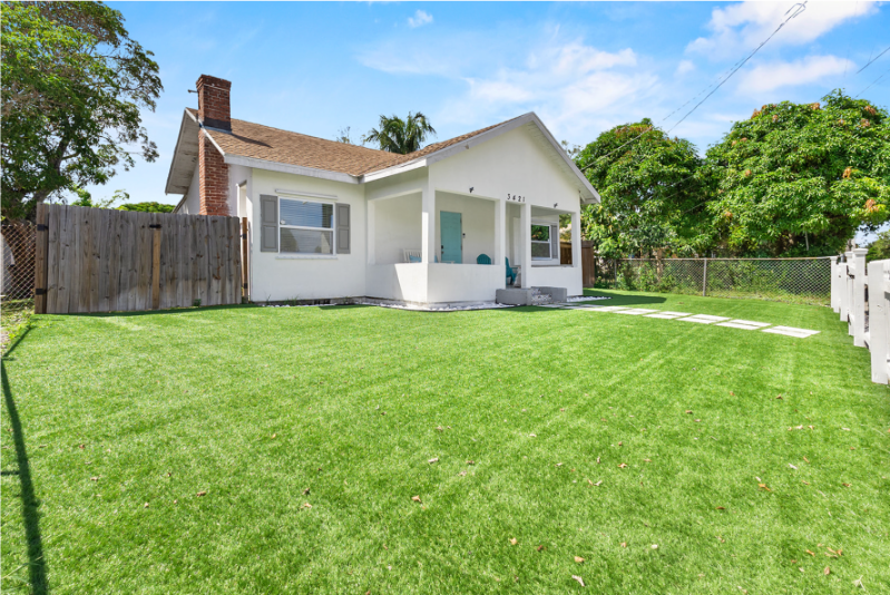 3421 Pinewood Ave - Photo 2 of 48