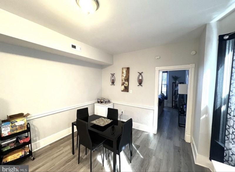 2150 Green St - Photo 3 of 13