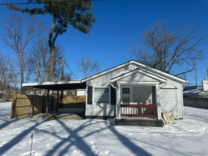 28532 Grayling Ave - Photo 2 of 17