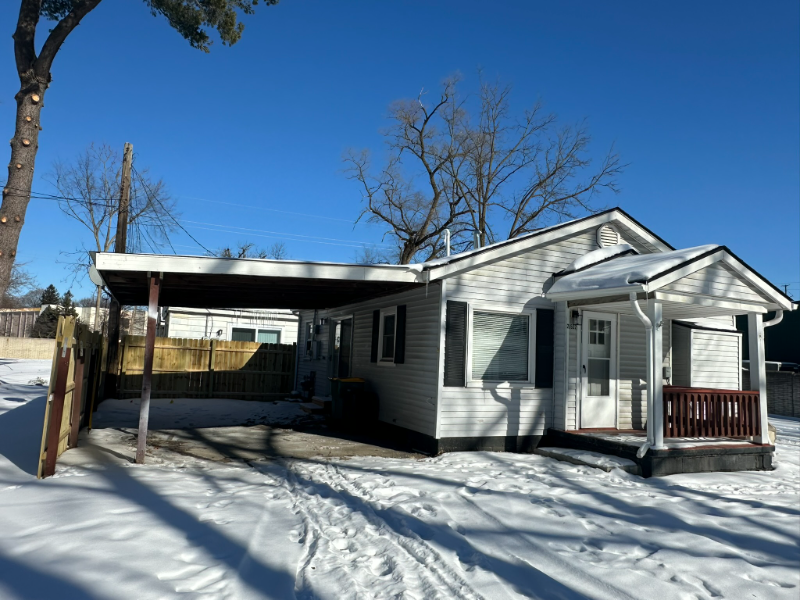 28532 Grayling Ave - Photo 3 of 17