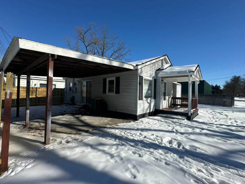 28532 Grayling Ave - Photo 4 of 17