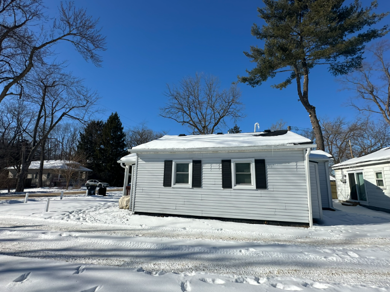 28532 Grayling Ave - Photo 5 of 17