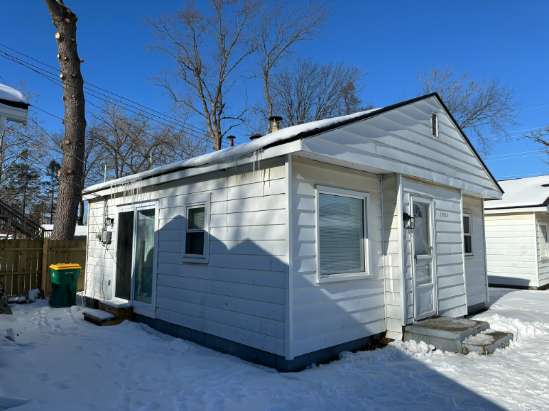 28530 Grayling Ave - Photo 3 of 14