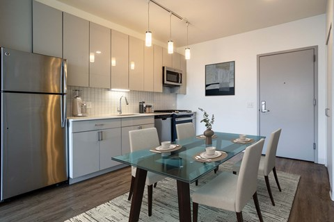 413 S Halsted St - Photo 7 of 18