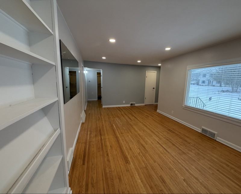 301 Leif Erikson Dr #301 - Photo 4 of 11