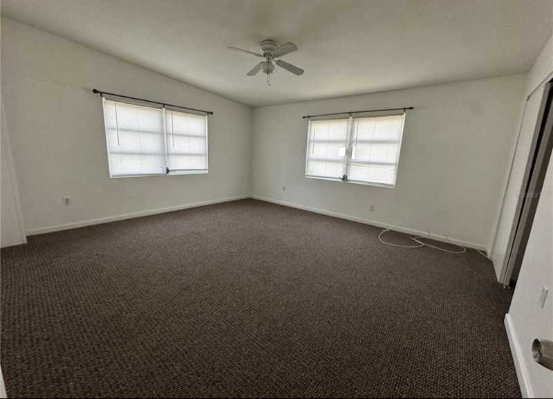 704 38th St W #A - Photo 3 of 10