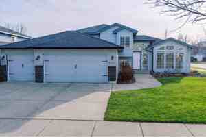 featured image of 24104 E Maxwell Ave