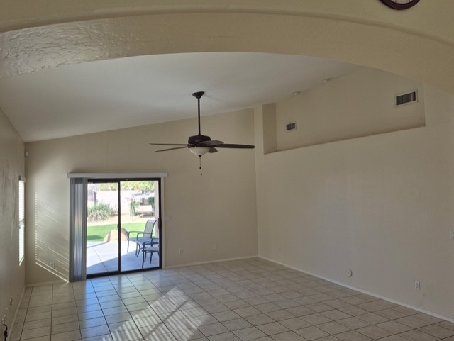 1870 E Drake Dr - Photo 2 of 14