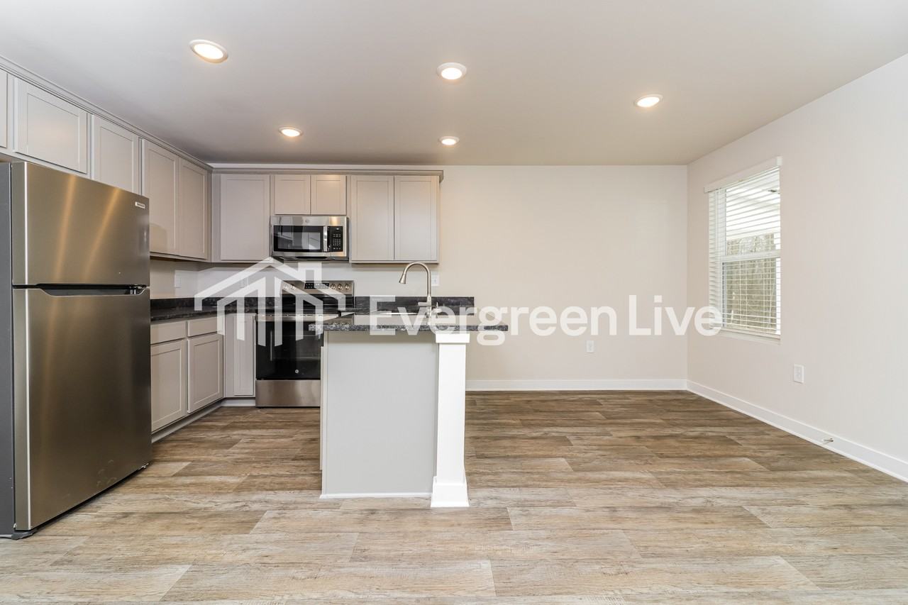 4814 Station Ln - Photo 5 of 10