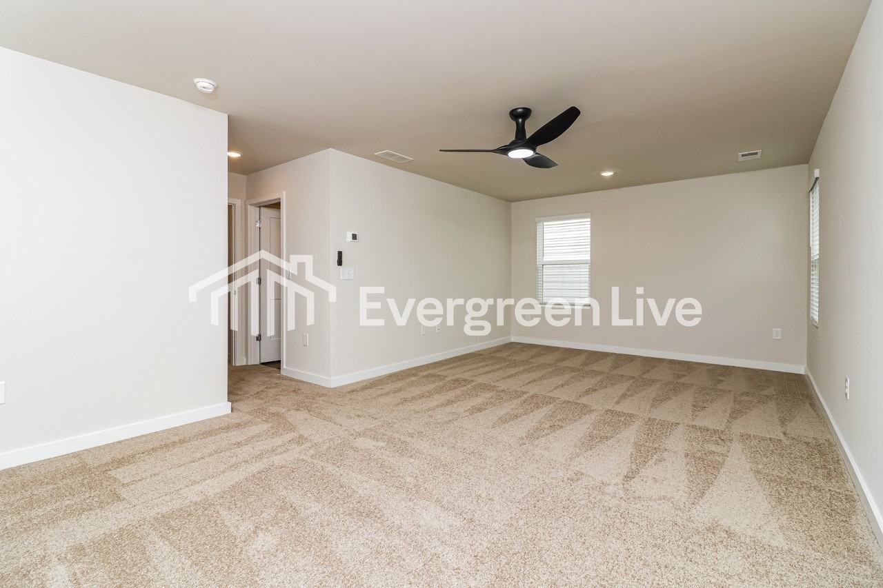 4814 Station Ln - Photo 7 of 10