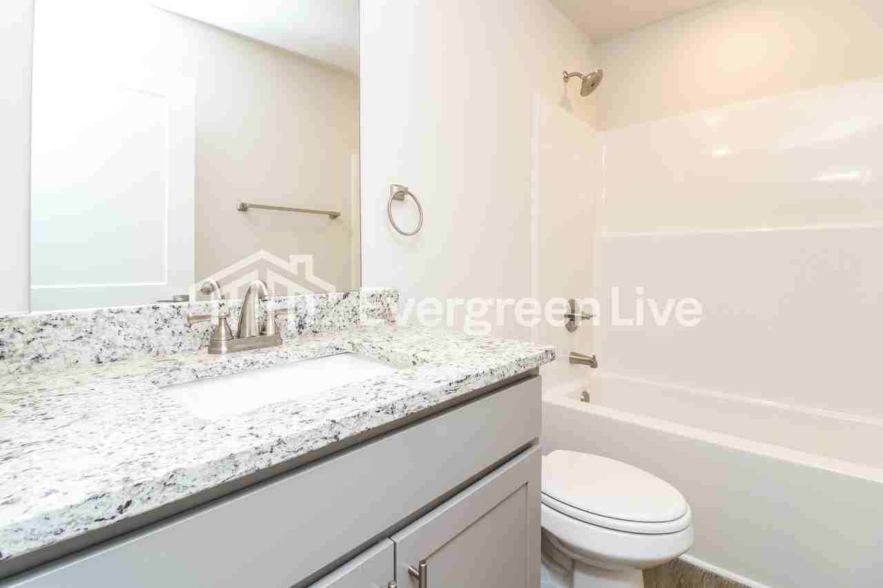 4830 Station Ln - Photo 7 of 10