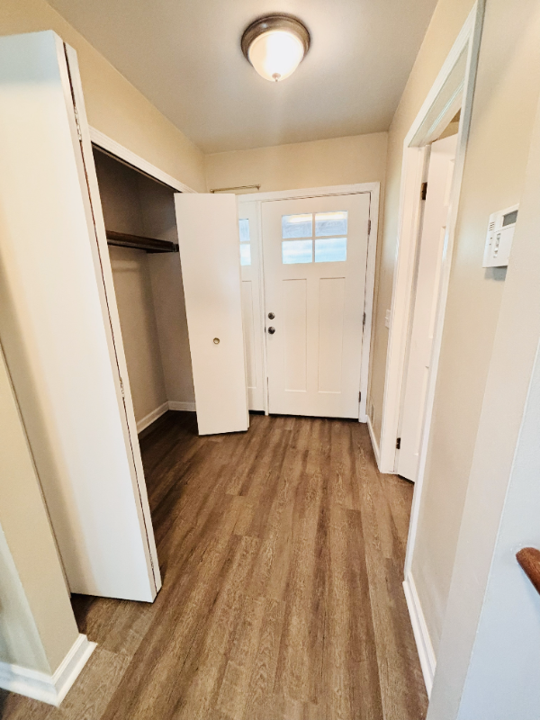 116 Regents Dr - Photo 4 of 24